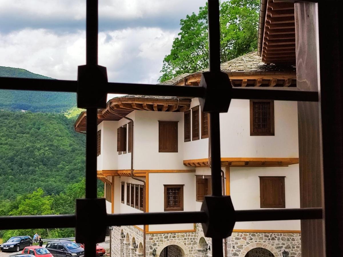 Guest Mansion, Гостински Палат Rostusa Exterior photo
